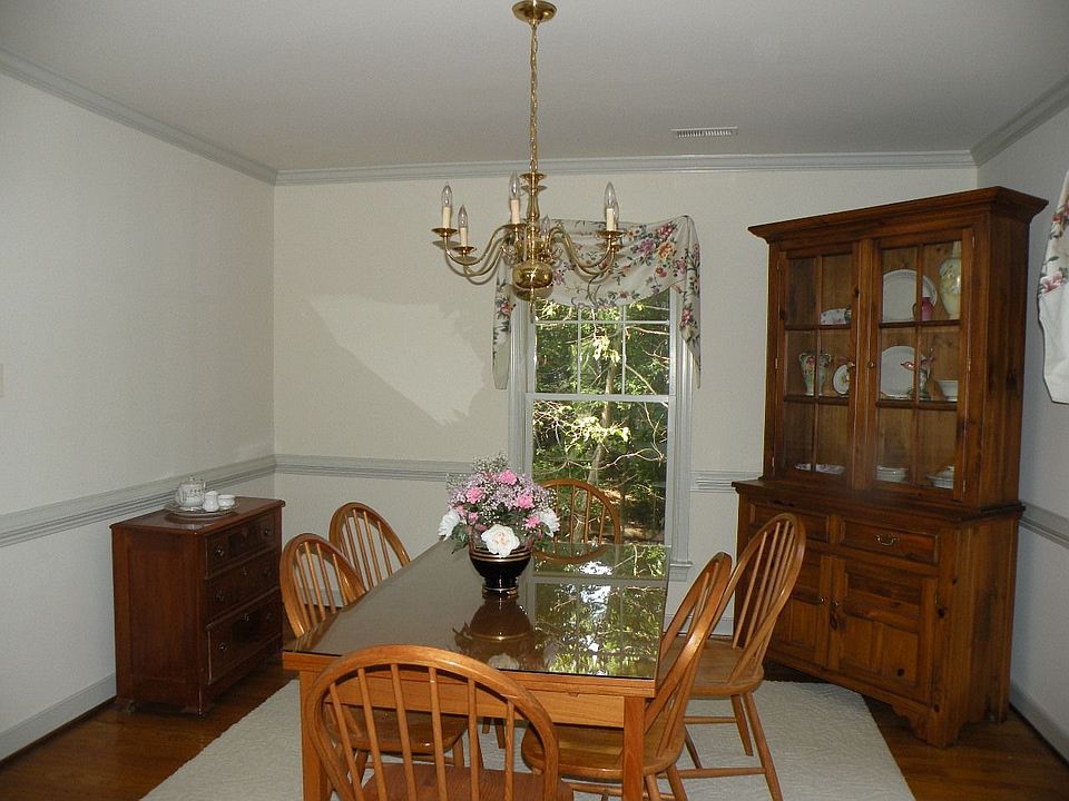 2nd image of 4514 Foxwood Rd