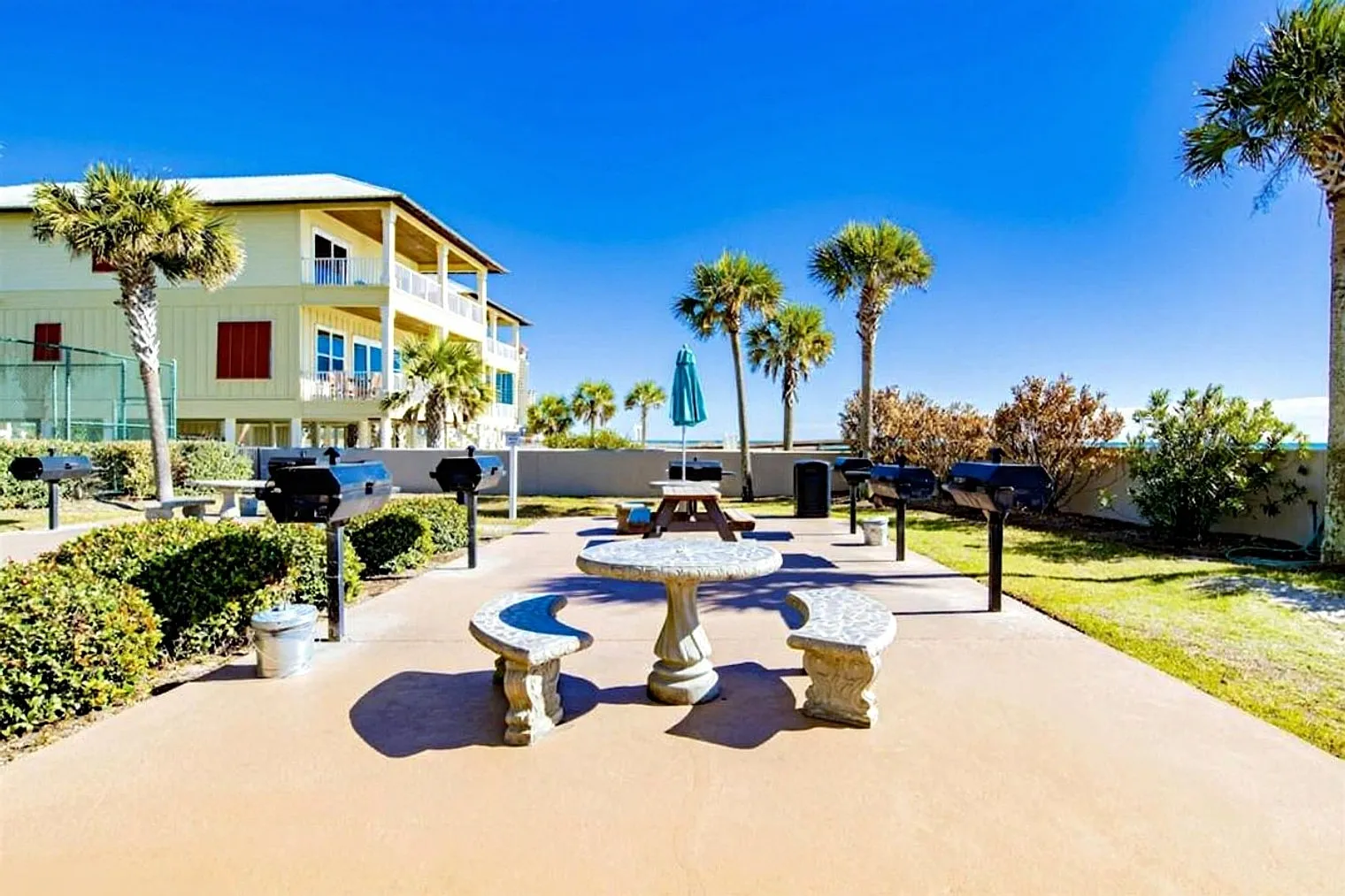 3 bed, 4.0 bath, 1948 sqft, $6,421 — Photo 3