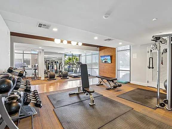 400 El Camino Real #210 — Photo 22