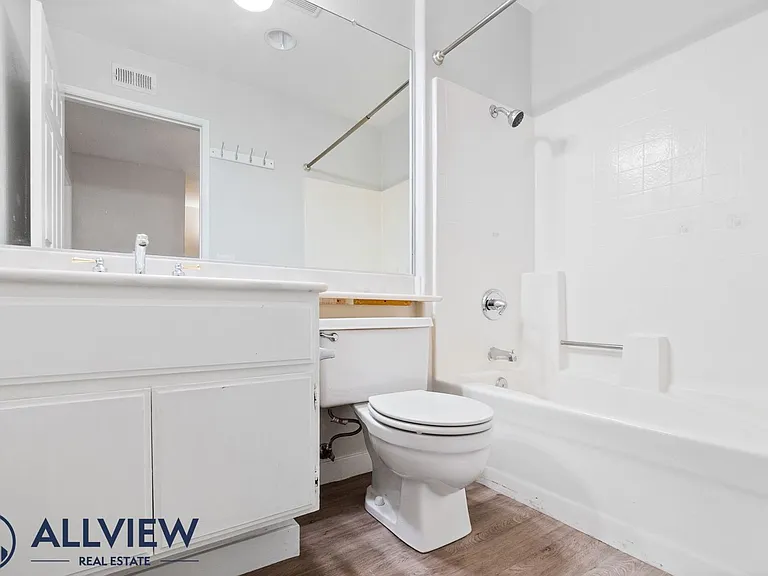 33 Silverwind — Photo 19
