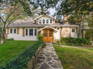 117 S Bragg Ave, Lookout Mountain, TN 37350