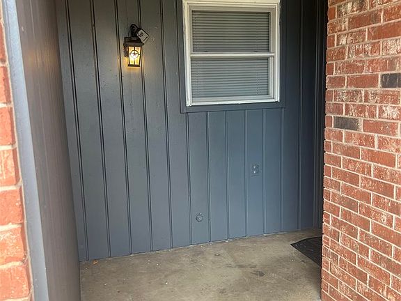 5th image of 6213 NW Birch Ave