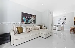 SW 27th Ct — Photo 3