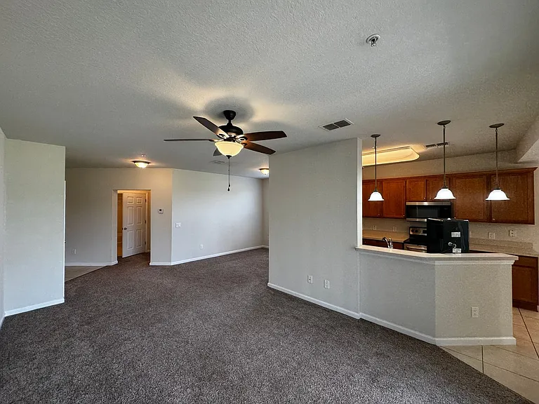 4401 SW 52nd Cir #101 — Photo 8