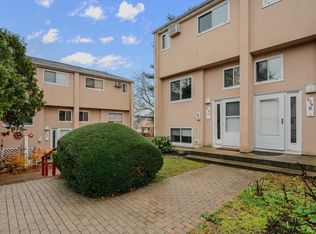 576 Shennecossett Rd APT A, Groton, CT 06340