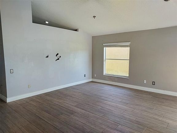 4th image of 12603 MIDPOINTE DRIVE