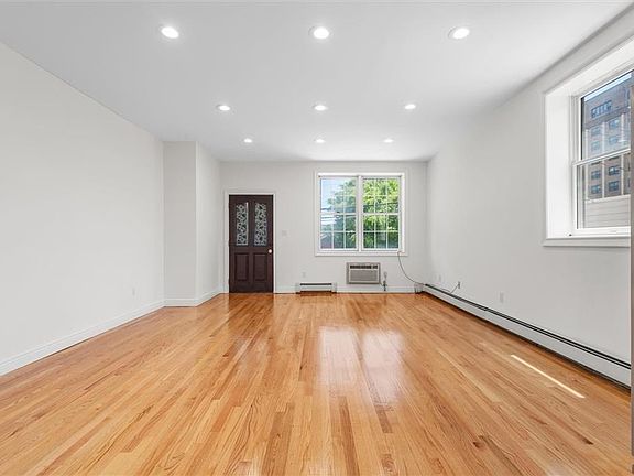 4th image of 2838 Brighton 3rd St #2C
