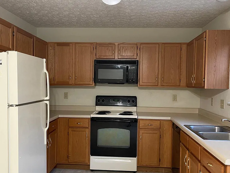 816 Woodsedge Dr #816 — Photo 6