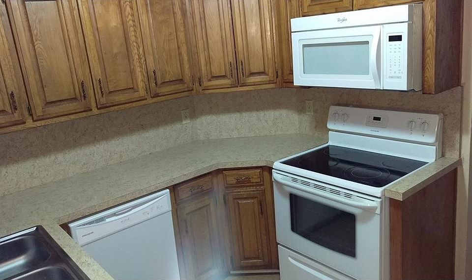 1st image of 2408 Lakeview Cir