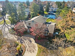 5067 Oakwood Ct, Commerce Township, MI 48382