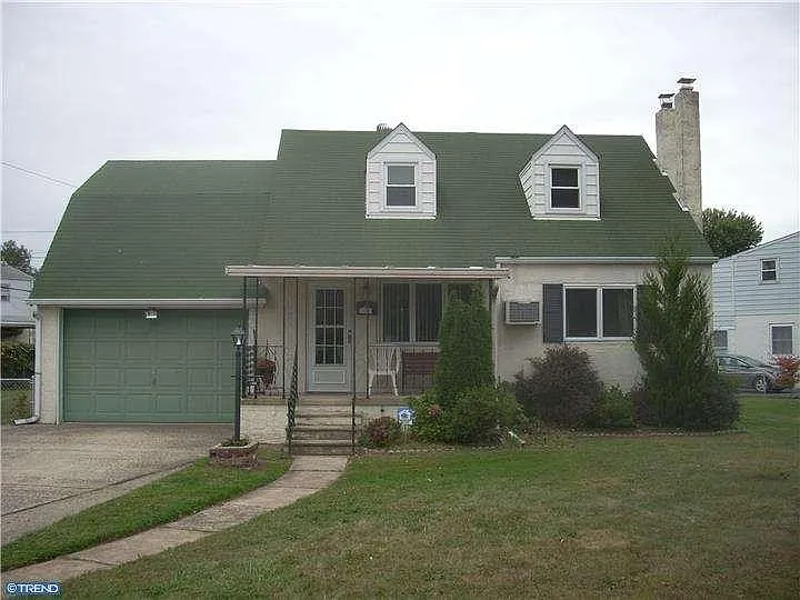 1305 Woodbine Ave photo 1