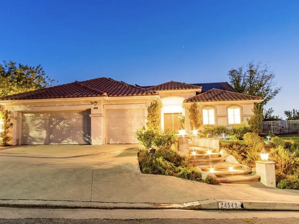Stonegate Dr