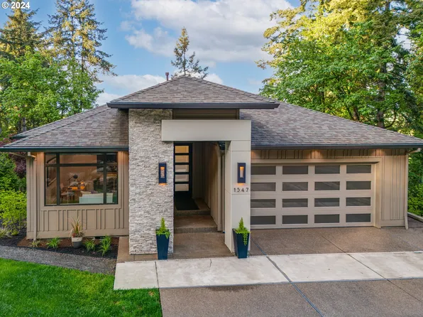 1547 Glenmorrie Dr, Lake Oswego, OR 97034