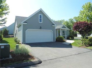 12 Compass Ct, Niantic, CT 06357
