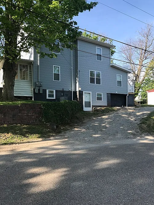 147 N Sugar St #HALF