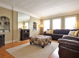 4840 Elm St APT 3, Skokie, IL 60077