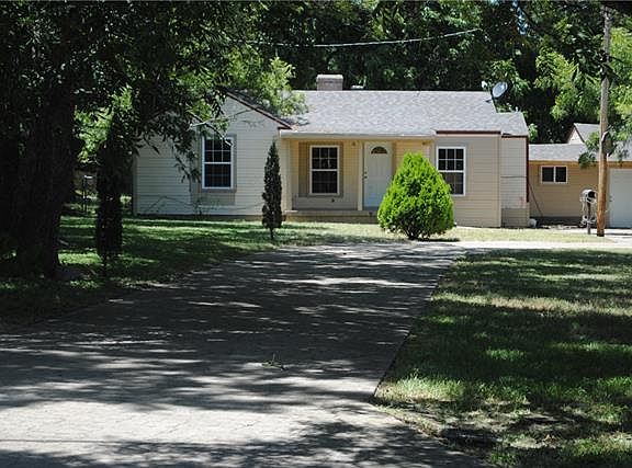 2nd image of 3037 Field St