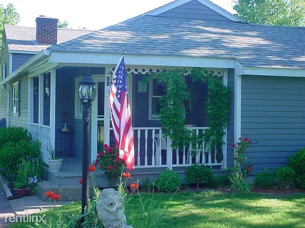 300040_1722819290435_397513_n