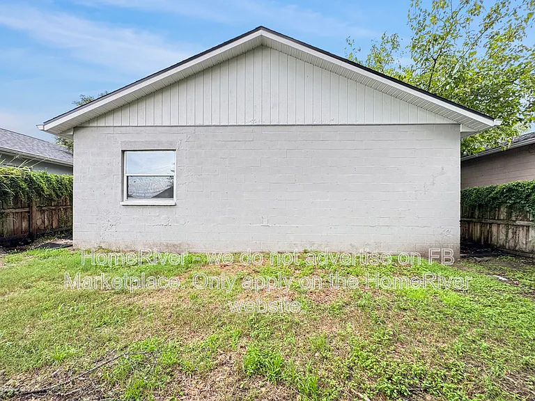 2213 E Emma St — Photo 18