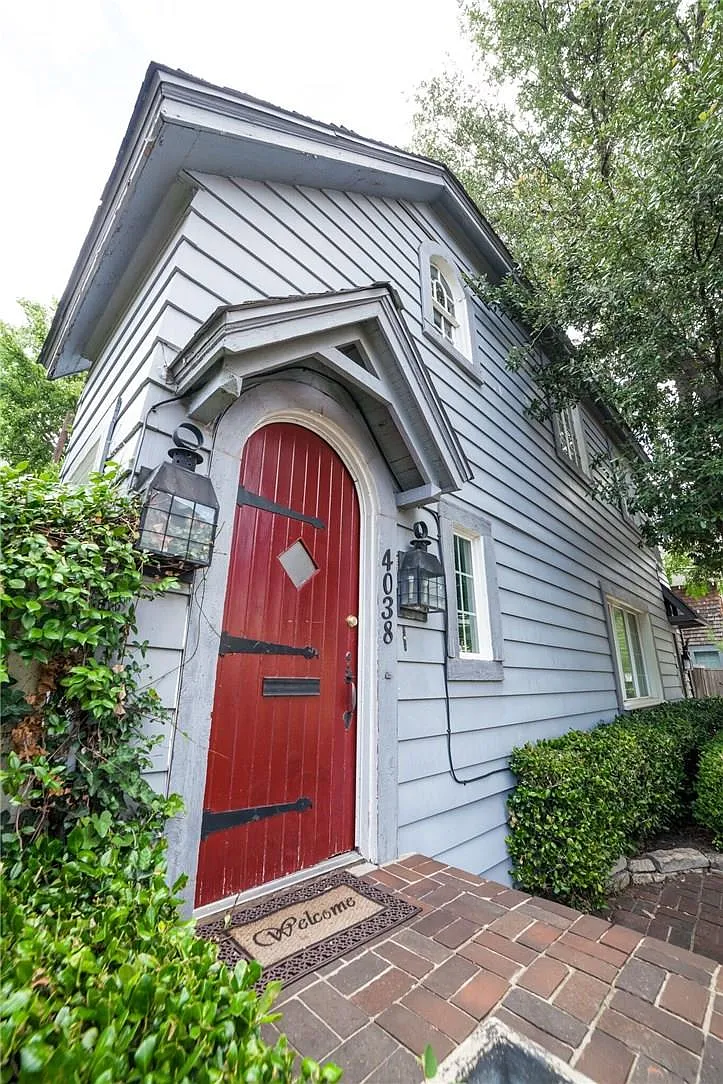 1 bed, 921 sqft, $1,700 — Photo 2