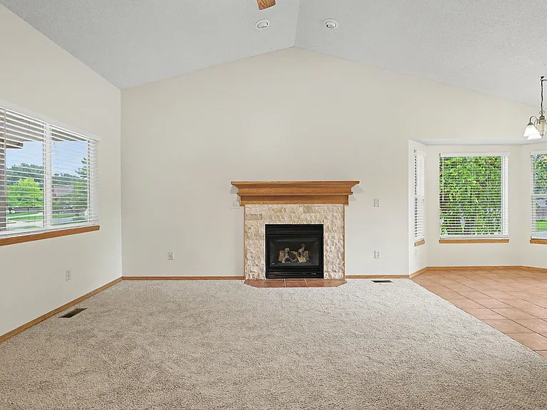 2316 N Shefford Cir — Photo 8