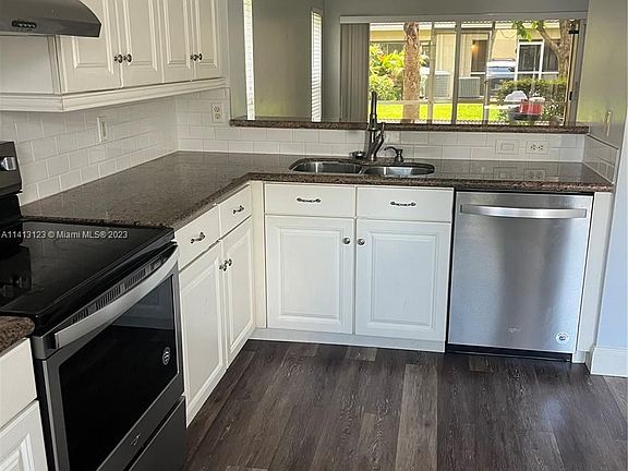 2nd image of 362 SW 122nd Ave #362