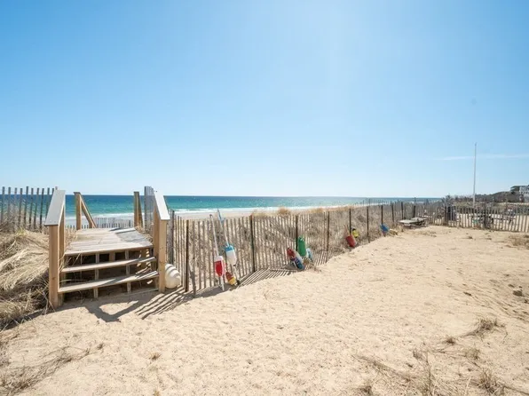 178 N End Blvd Unit A, Salisbury, MA 01952