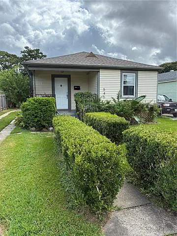 2 bed, 1.0 bath, 850 sqft, $1,700 — Photo 1