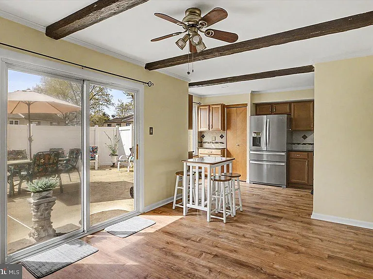 2282 Suzann Dr — Photo 11