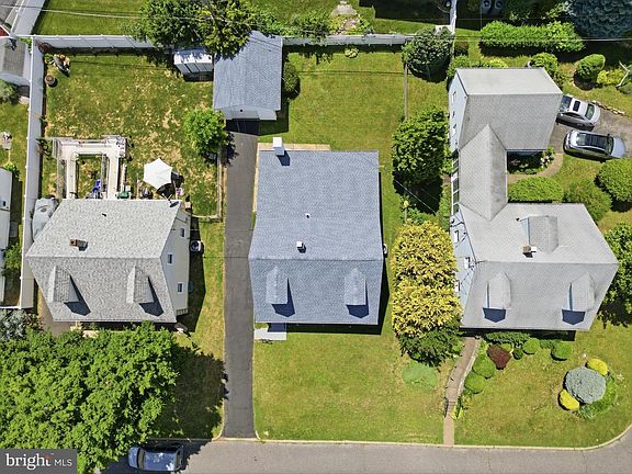4th image of 3166 Weston St