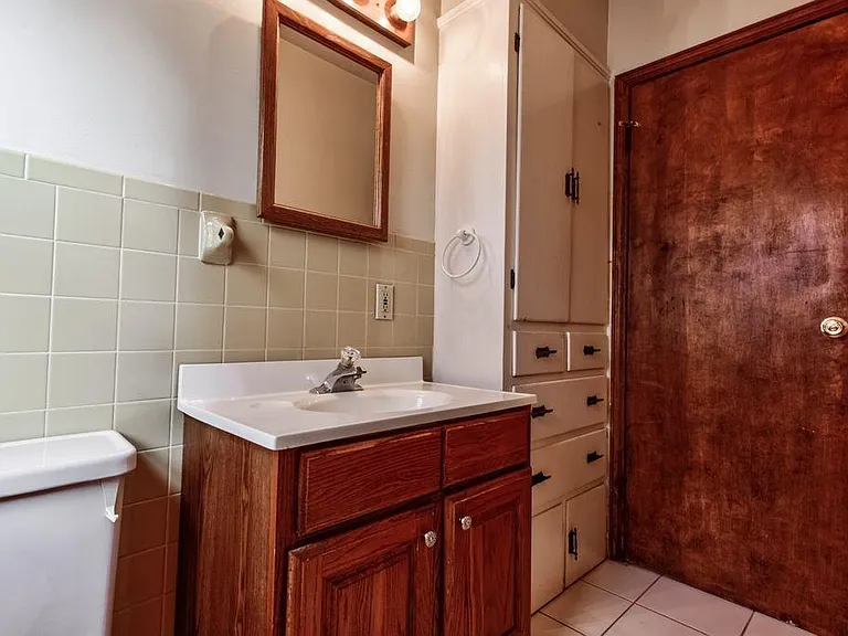 2174 Washington Ave — Photo 15