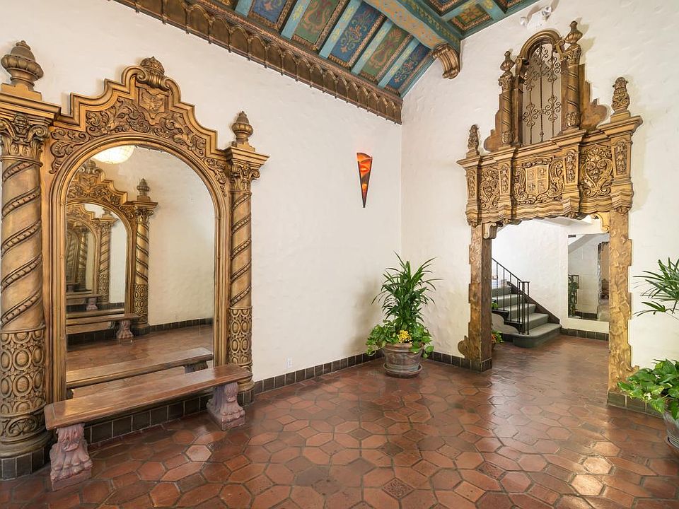 Lobby 2