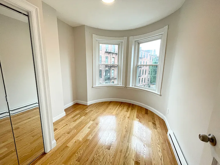 7 Warwick St #3L — Photo 8