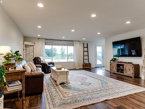 5th image of 26718 Cantrell Rd