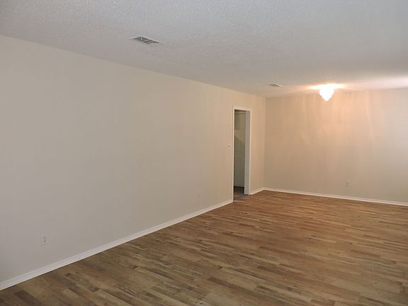 4th image of 4810 Livingston Dr