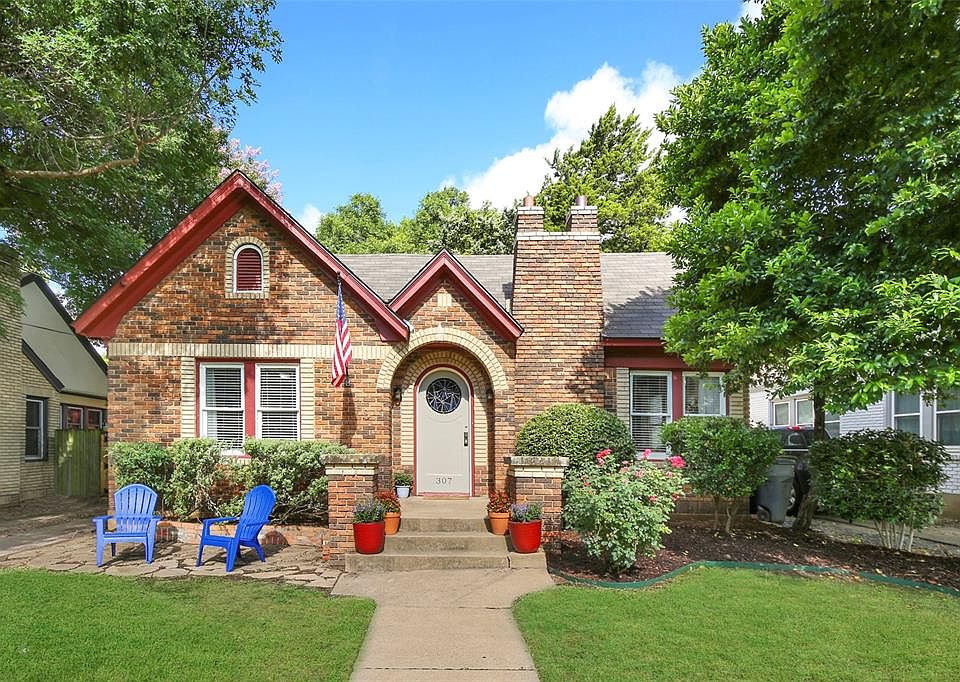 1st image of 307 N Waverly Dr