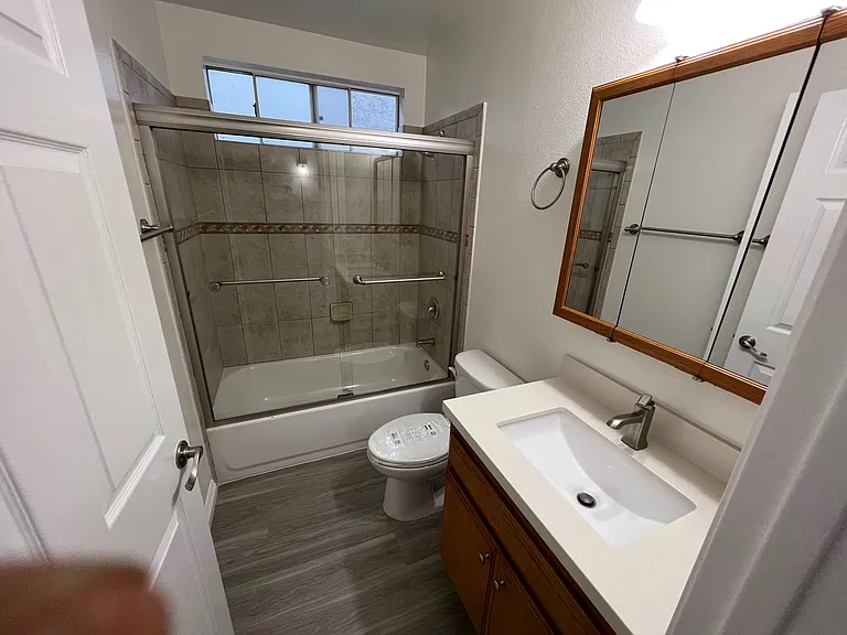 14615 Burbank Blvd #201 — Photo 15