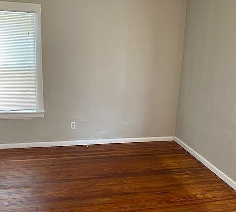 2nd image of 16519 Kipling Ave