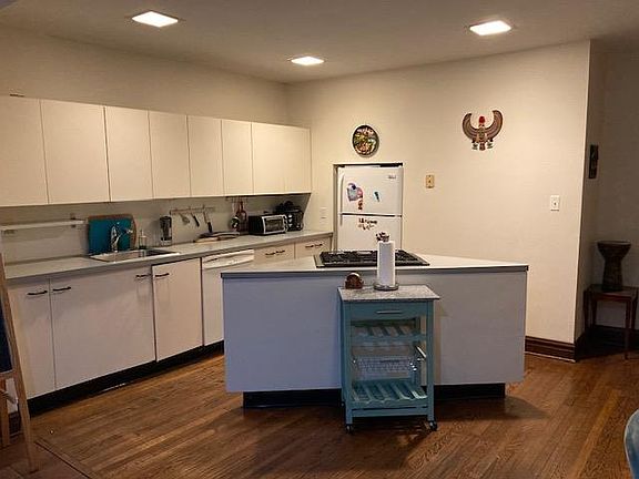 4th image of 147 Harrison St #1W