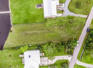 7735 Bayshore Dr, Elberta, AL 36530