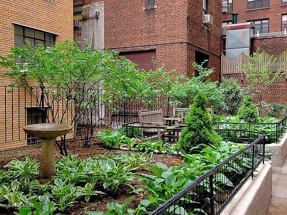 4th image of 304 W 75th St APT 9C