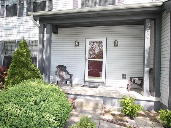 2nd image of 990 Brindle Ct