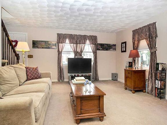 5th image of 115 Arland Dr
