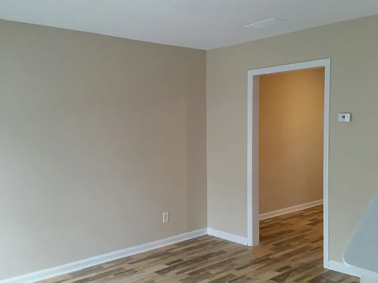 433 Homestead St #H — Photo 4
