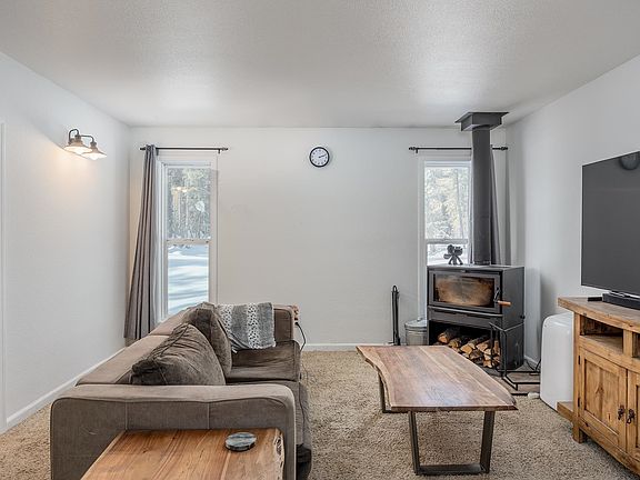5th image of 611 Constitution Dr
