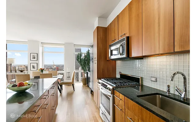 Rented by Douglas Elliman | media 16