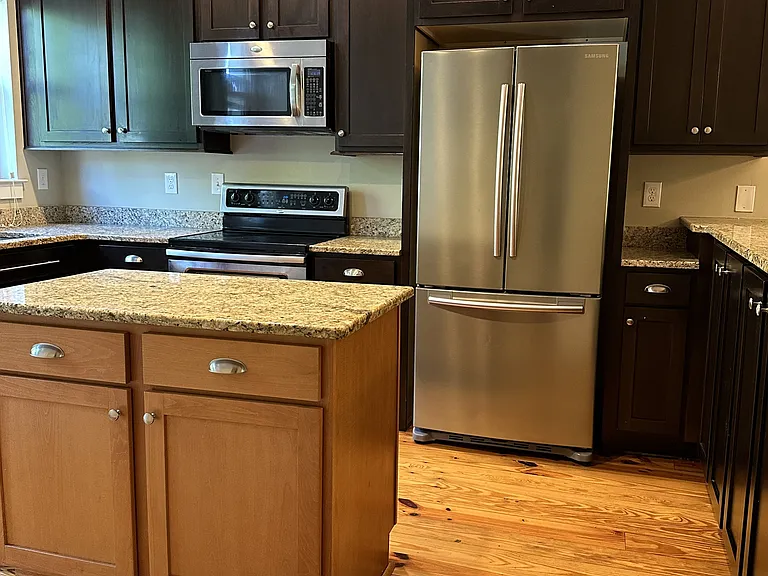 Main Level, Kitchen