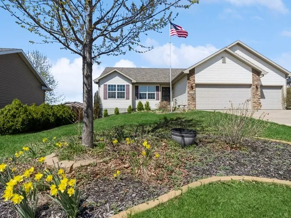 6908 Mark Twain Ct, Johnston, IA 50131
