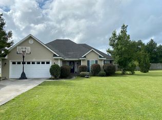 13 Mary Carter Ln, Ray City, GA 31645