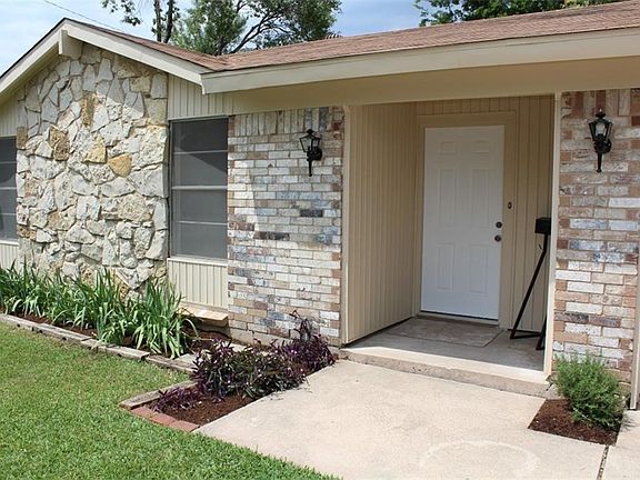 2nd image of 808 S Hampshire St